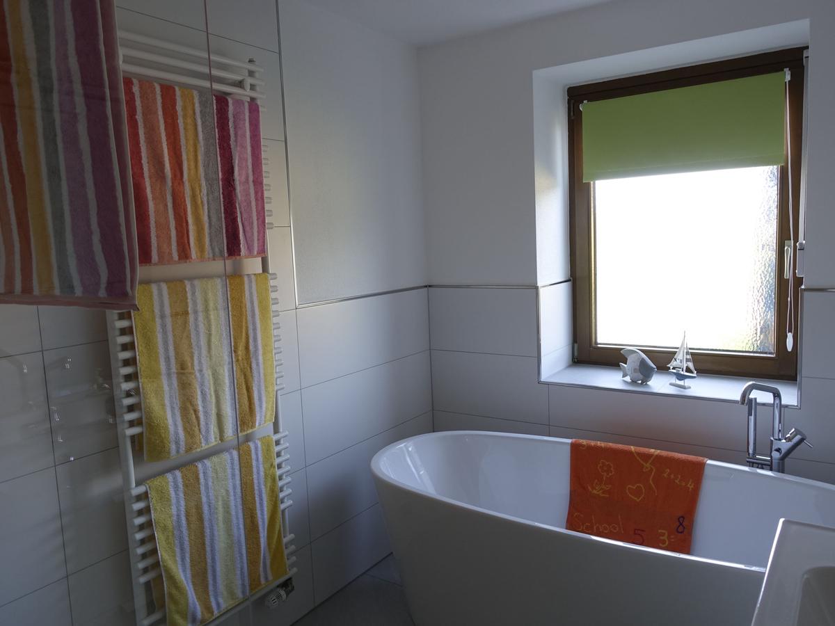 Freistehende Badewanne im Bad